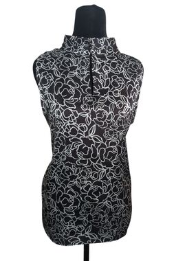WHBM Black & White Floral Sleeveless Blouse Mock Neck Keyhole Size M Modern Chic